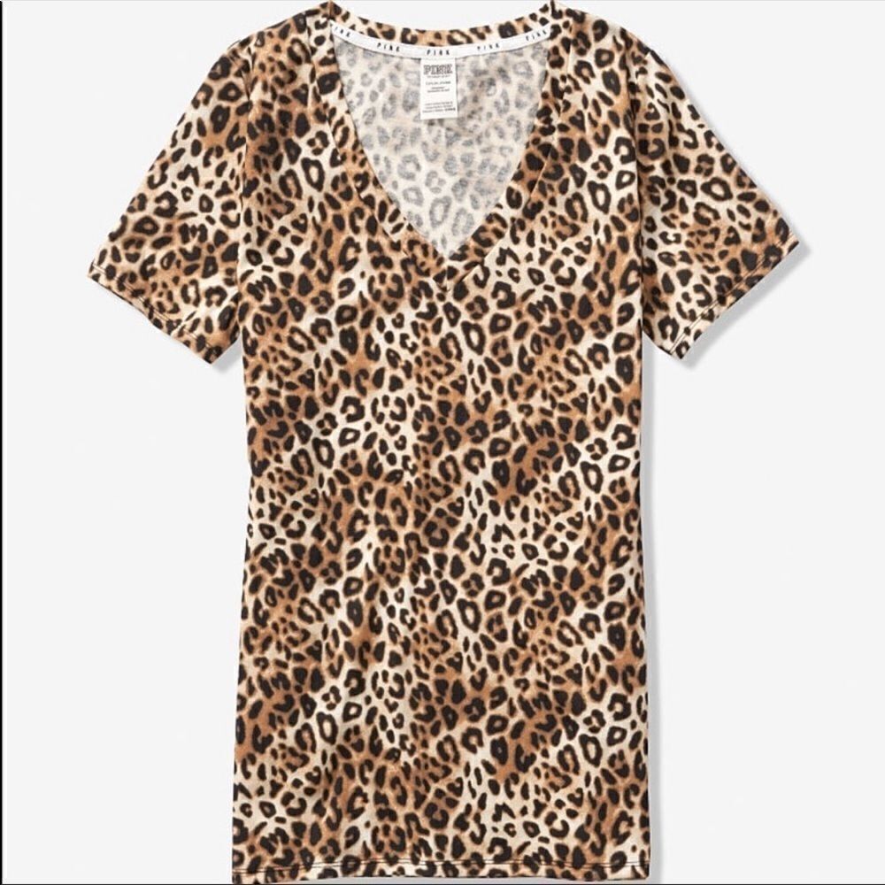 Victoria’s Secret PINK perfect V-neck soft t-shirt